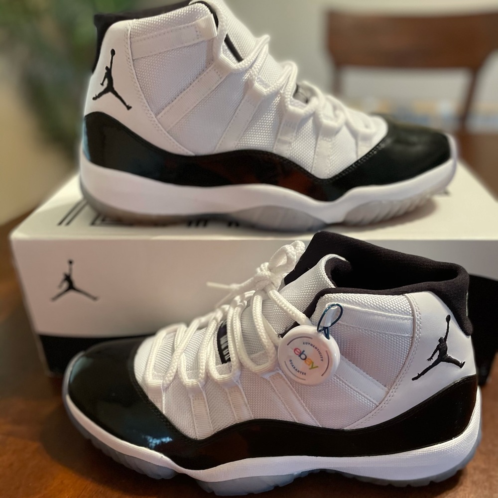 Air Jordan 11 “Concord” 2011